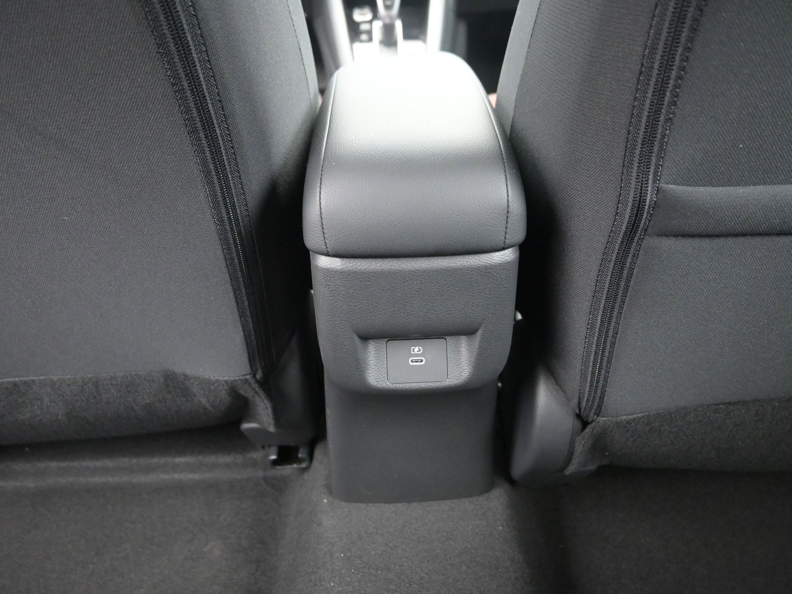 New 2025 Nissan Versa SR w/ Trunk Package image 18