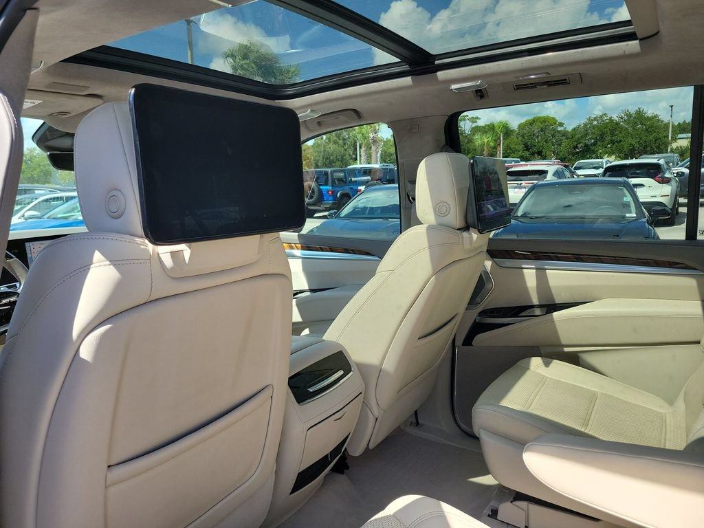 Used 2025 Cadillac Escalade ESV Sport Platinum w/ LPO, Floor Liner Package AWD/4WD image 27