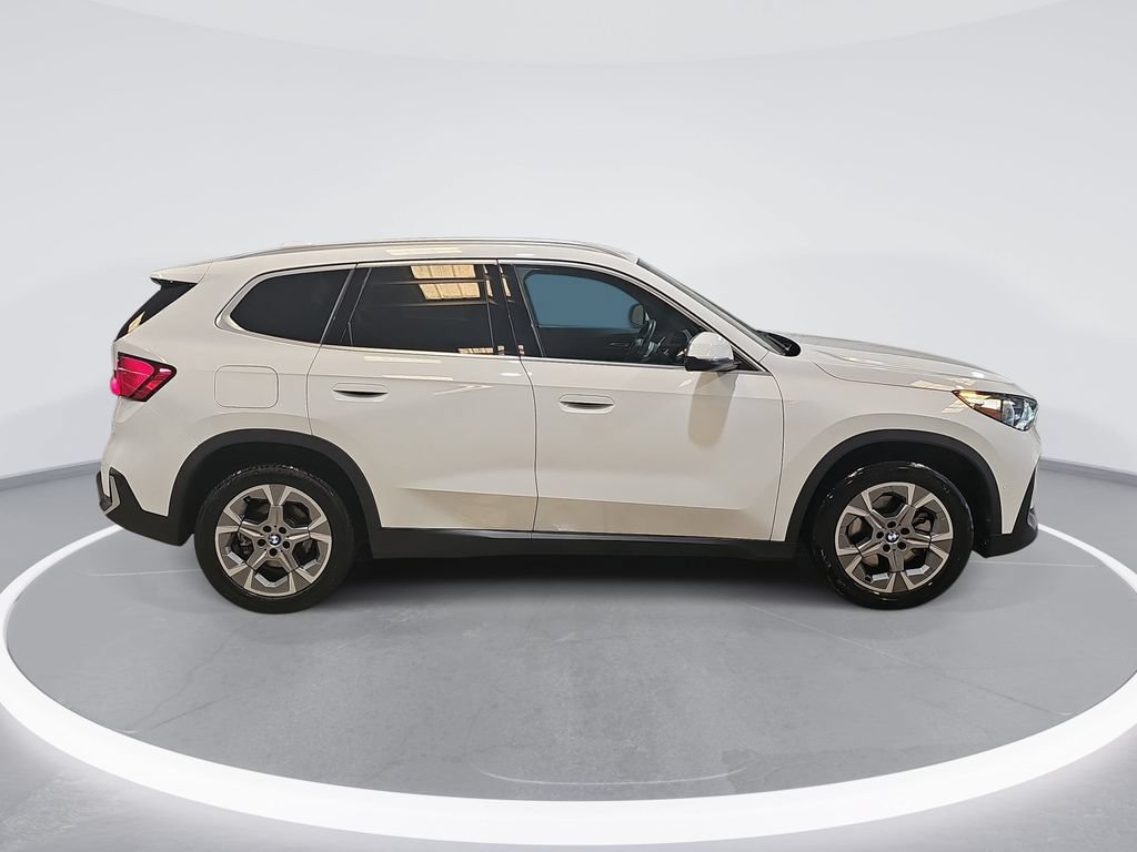 Used 2023 BMW X1 xDrive28i AWD/4WD image 4