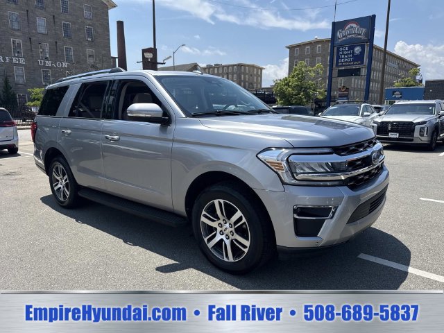 Used 2024 Ford Expedition Limited AWD/4WD image 2
