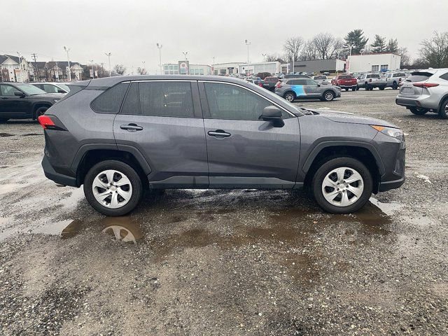 Used 2022 Toyota RAV4 LE image 9