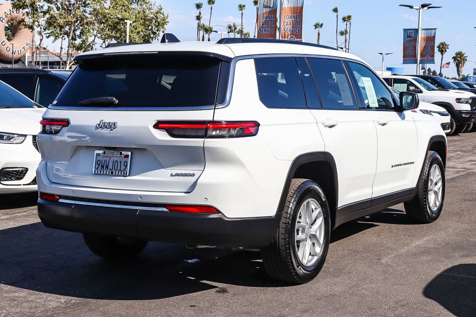 Used 2025 Jeep Grand Cherokee L Laredo RWD image 4