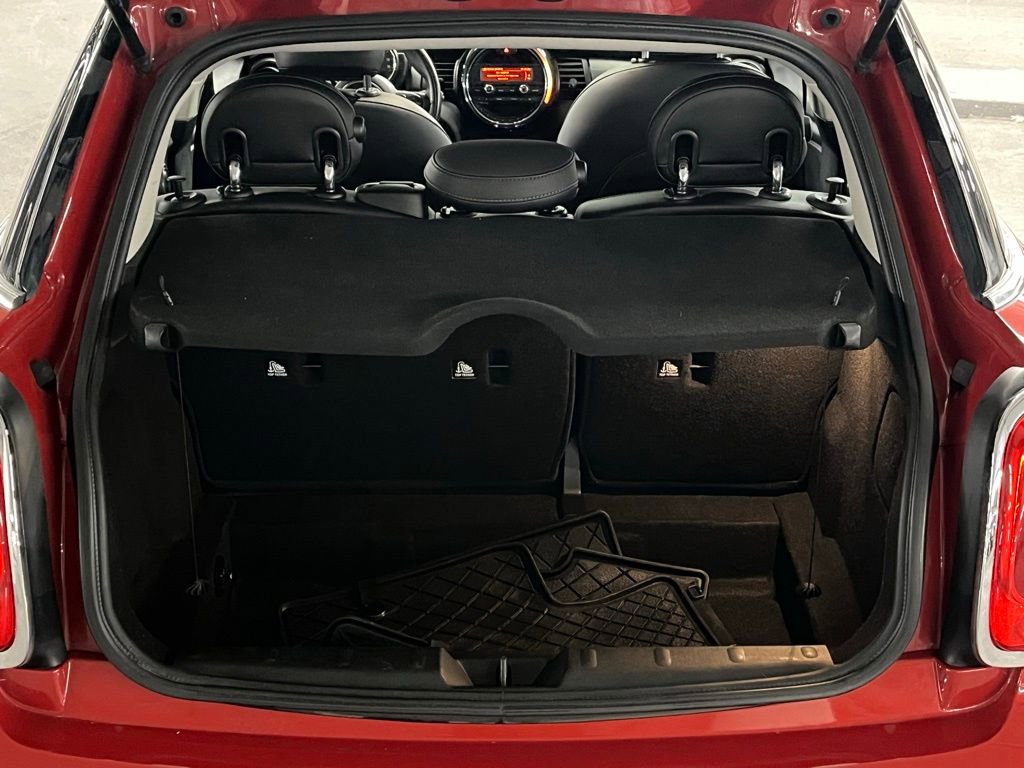 Used 2016 MINI Cooper 4-Door Hardtop image 32