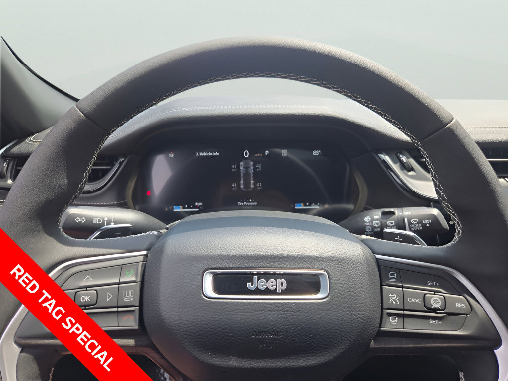 New 2026 Jeep Grand Cherokee Altitude AWD/4WD image 38
