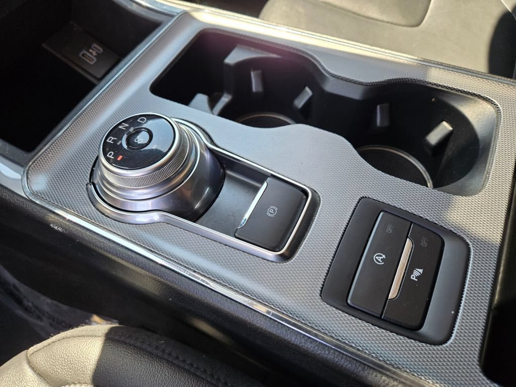 Used 2021 Ford Edge Titanium FWD image 25