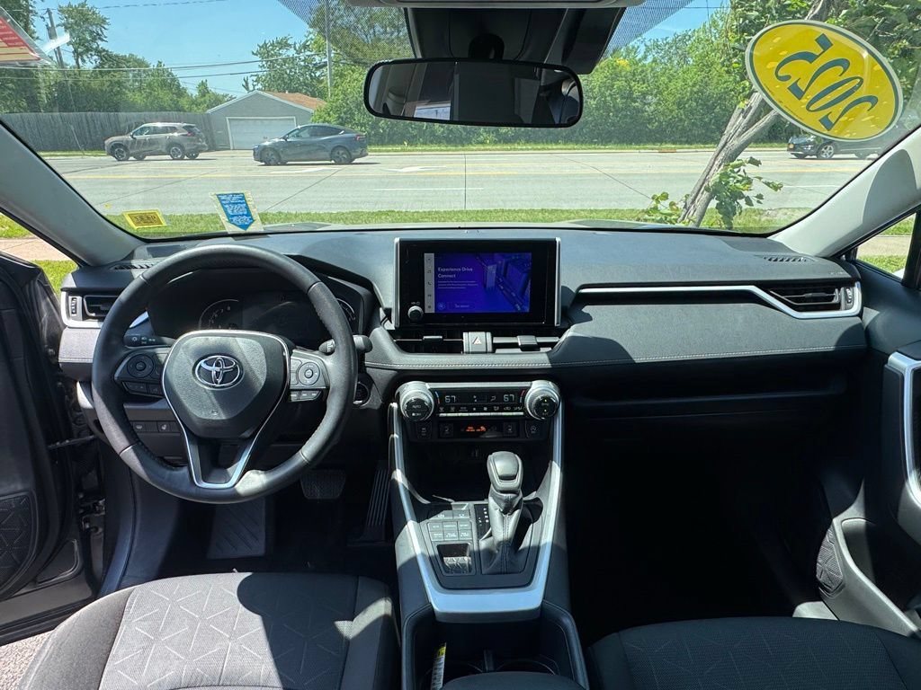 Used 2025 Toyota RAV4 XLE w/ Weather Package AWD/4WD image 5