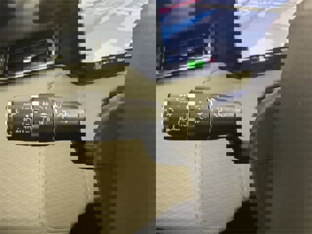 Used 2020 Land Rover Range Rover Velar R-Dynamic S image 30