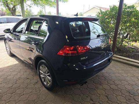 Used 2016 Volkswagen Golf S FWD image 2