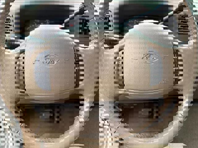 Used 2001 Ford F550 2WD Crew Cab Super Duty image 10