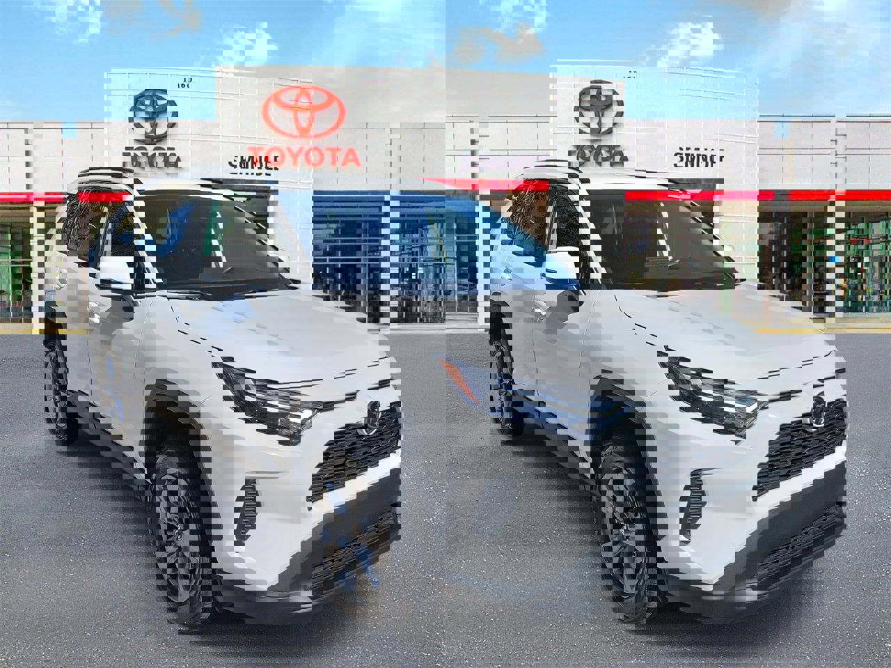 Used 2024 Toyota RAV4 XLE image 2