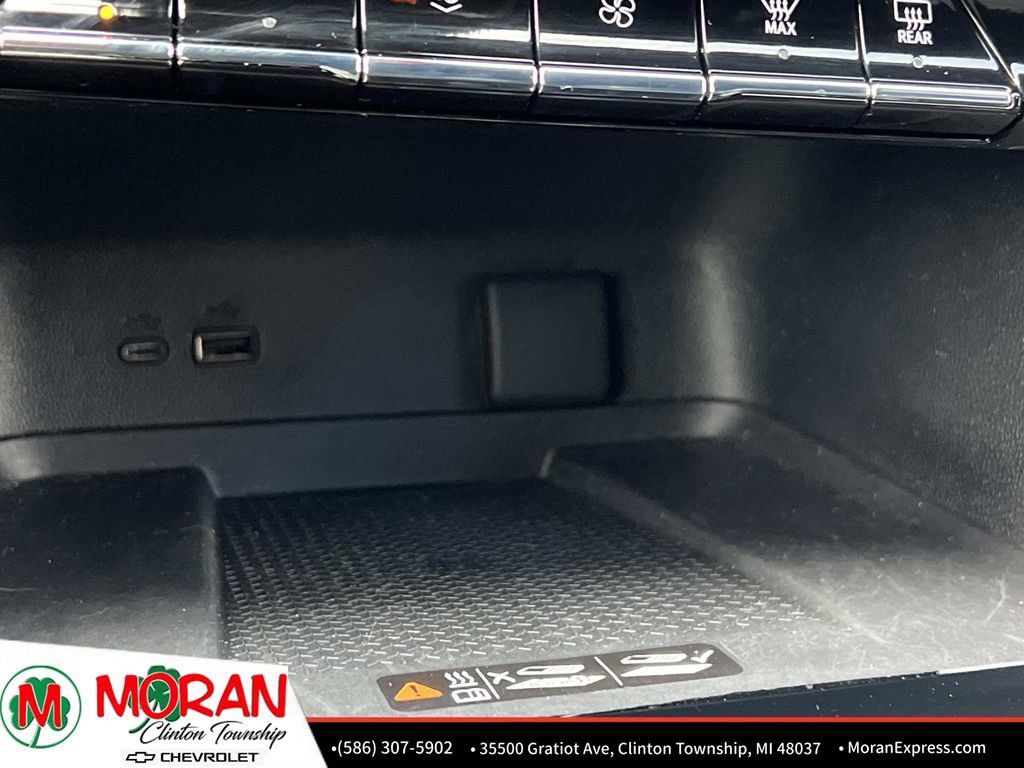 Used 2024 Chevrolet Traverse LT w/ Trailering Package image 28