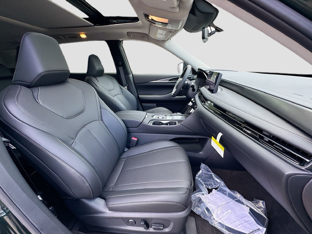 Used 2027 INFINITI QX60 Luxe w/ Cargo Package FWD image 32