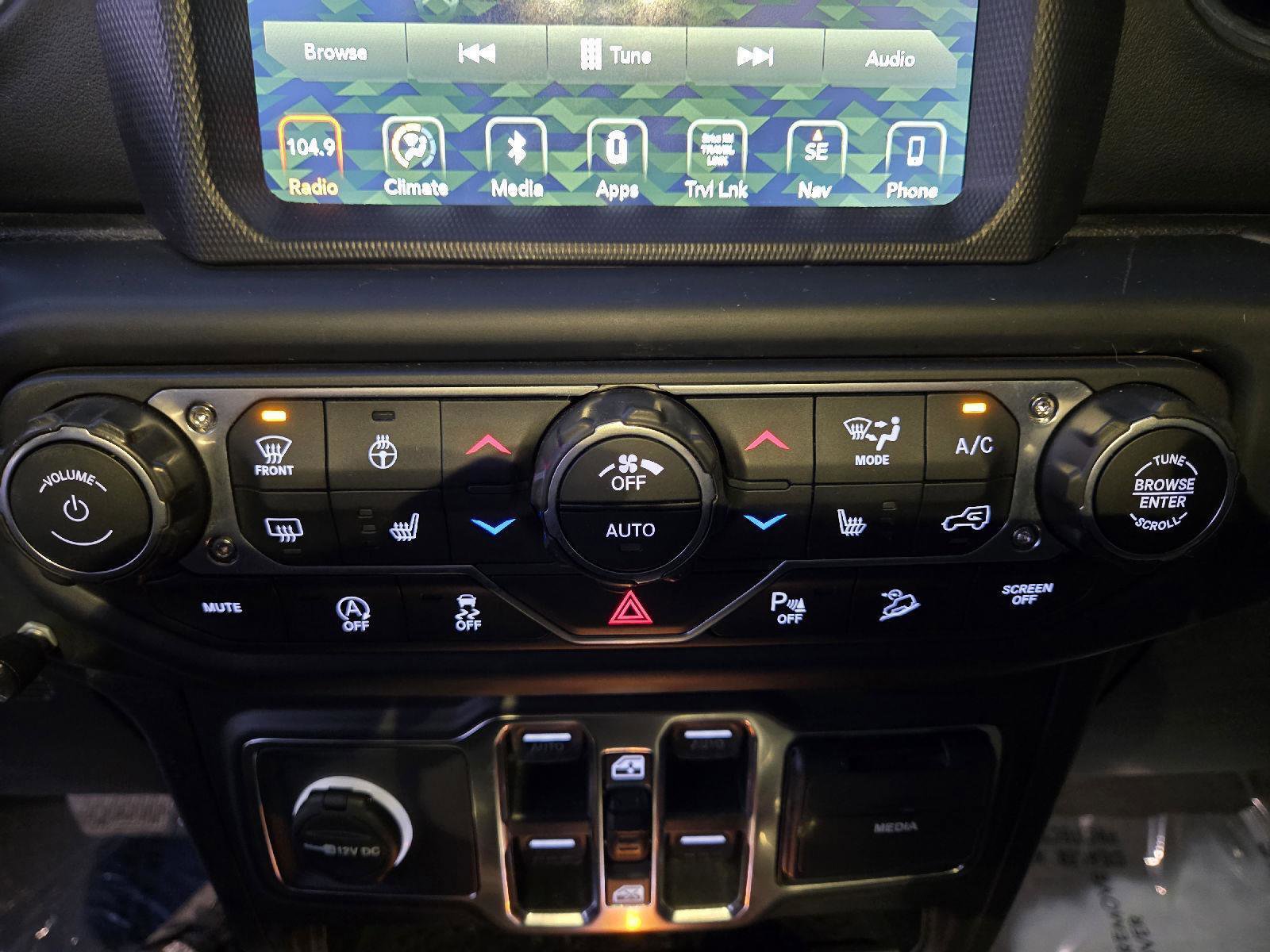 Used 2019 Jeep Wrangler Unlimited Sahara image 37