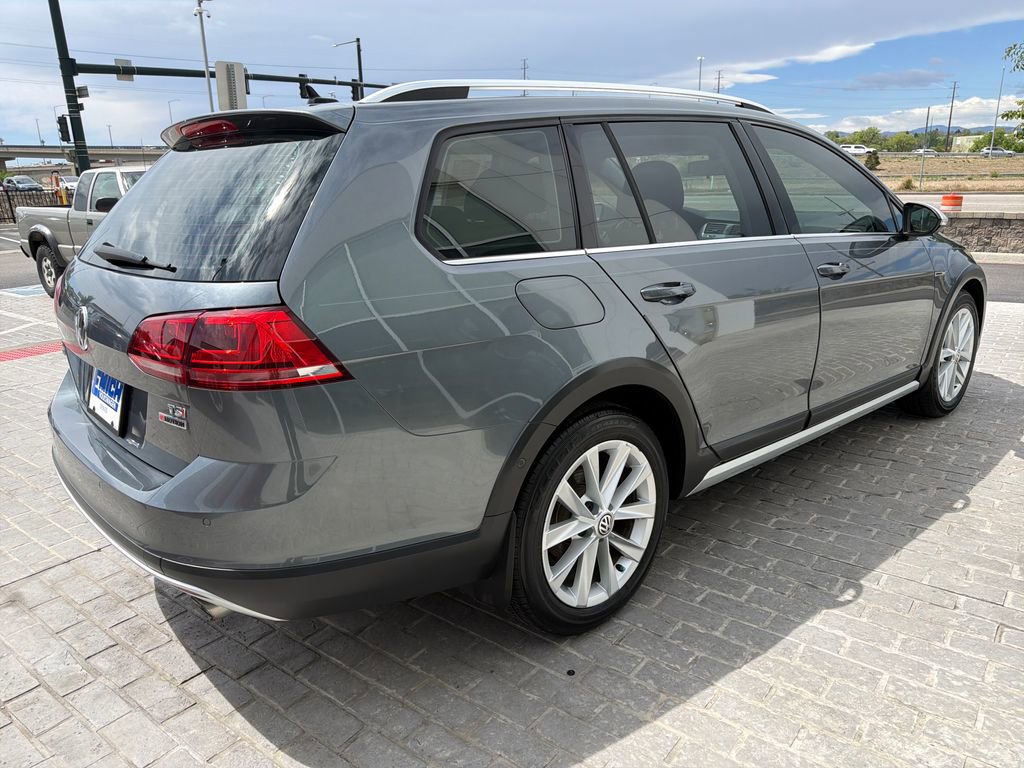 Used 2017 Volkswagen Golf Alltrack SE AWD/4WD image 5