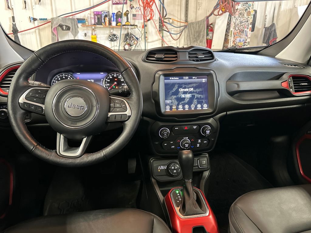 Used 2020 Jeep Renegade Trailhawk w/ Premium Leather Group AWD/4WD image 19