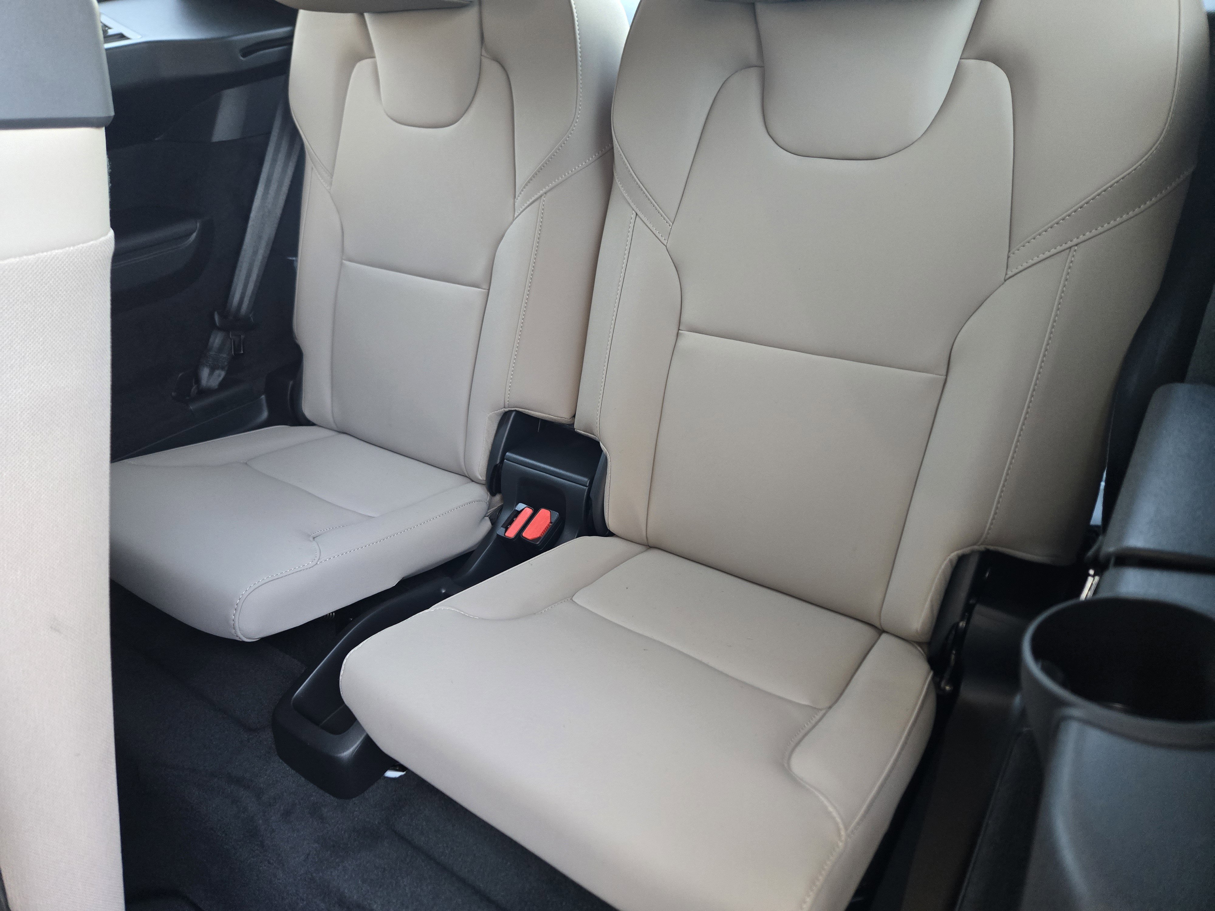 Used 2026 Volvo XC90 B6 Plus w/ Protection Package Premier AWD/4WD image 28