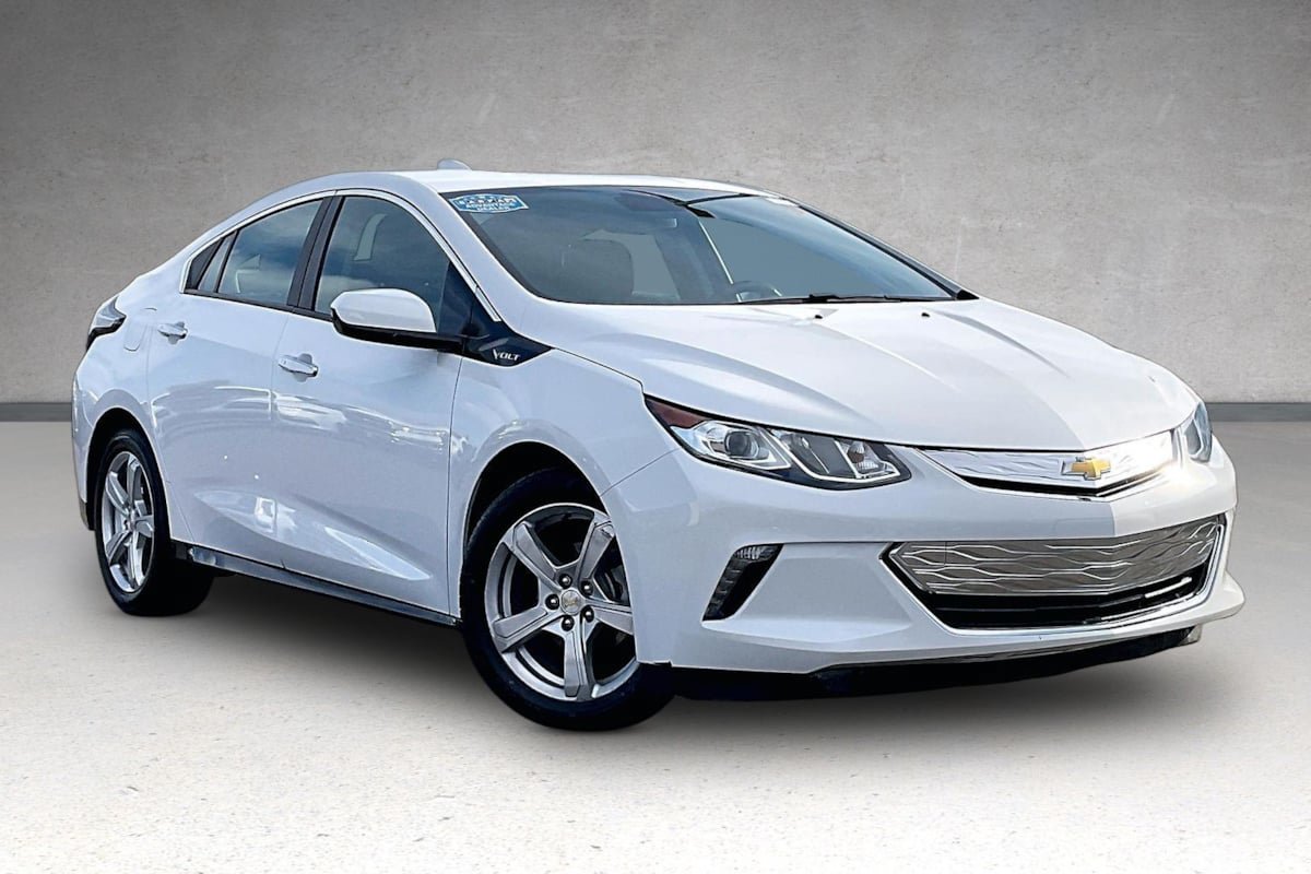 Used 2018 Chevrolet Volt LT FWD image 2