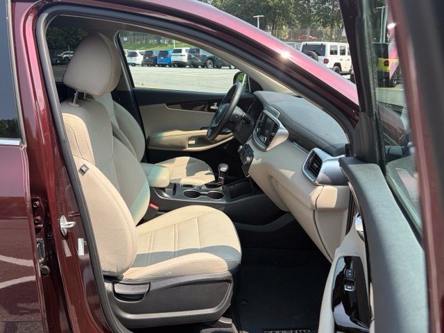 Used 2020 Kia Sorento S FWD image 28
