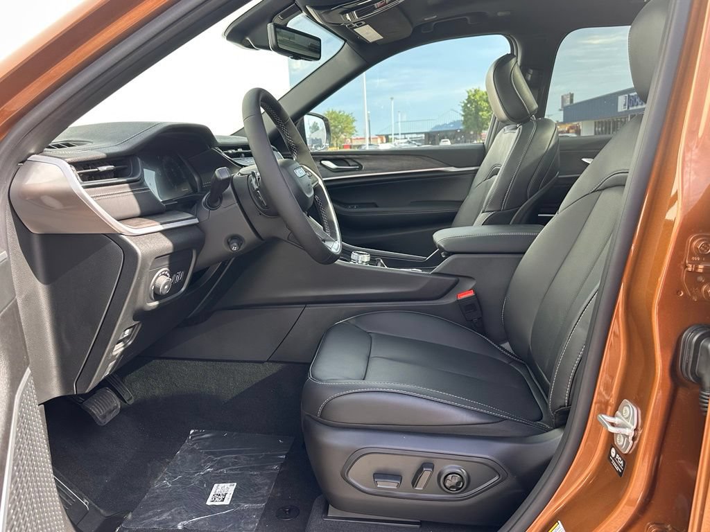 New 2026 Jeep Grand Cherokee L Limited AWD/4WD image 14