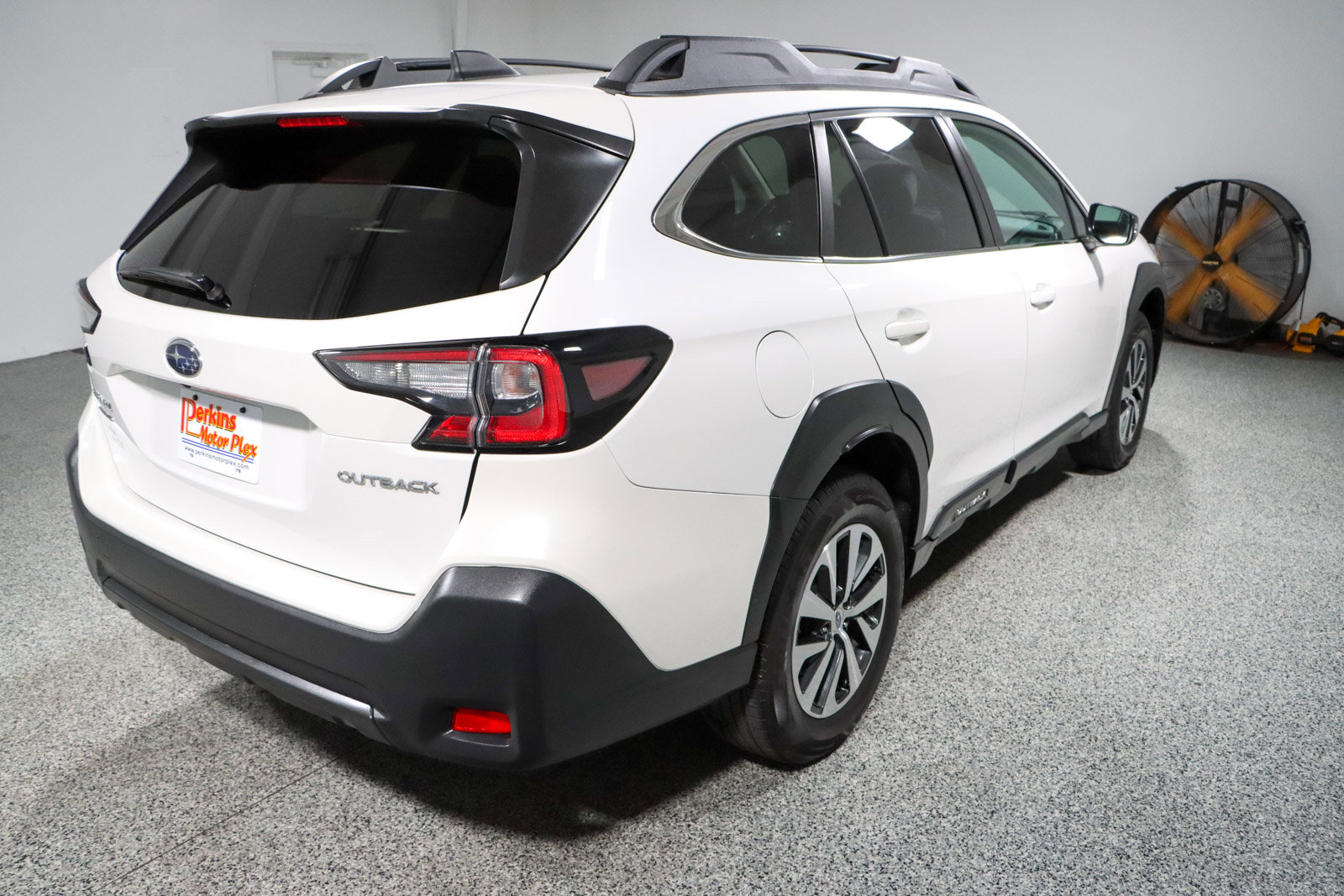 Used 2024 Subaru Outback Premium AWD/4WD image 7