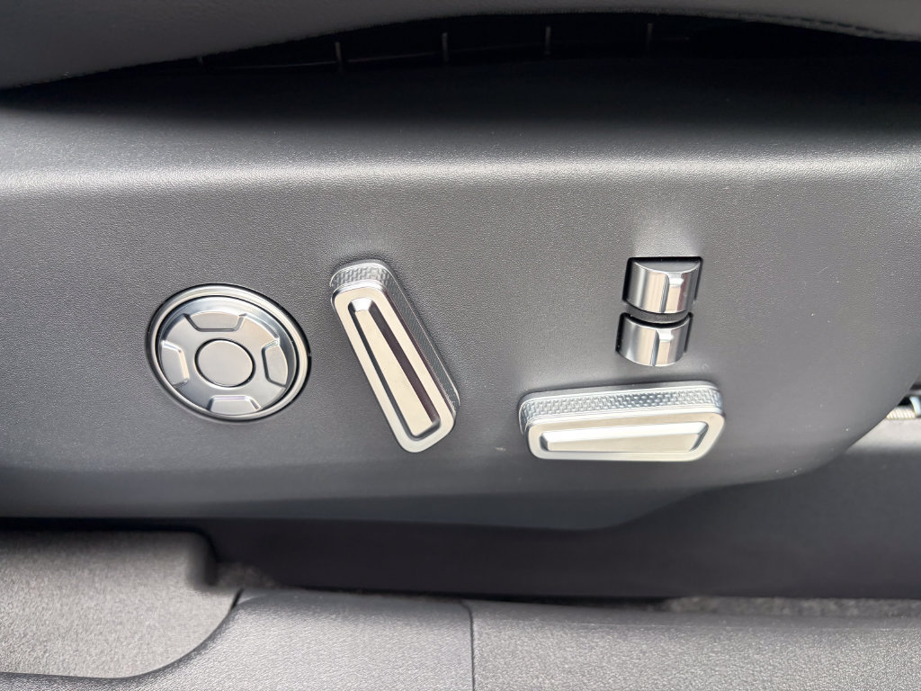 New 2026 Lincoln Nautilus Reserve AWD/4WD image 33