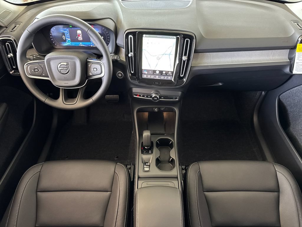 New 2026 Volvo XC40 B5 Core w/ Climate Package AWD/4WD image 12