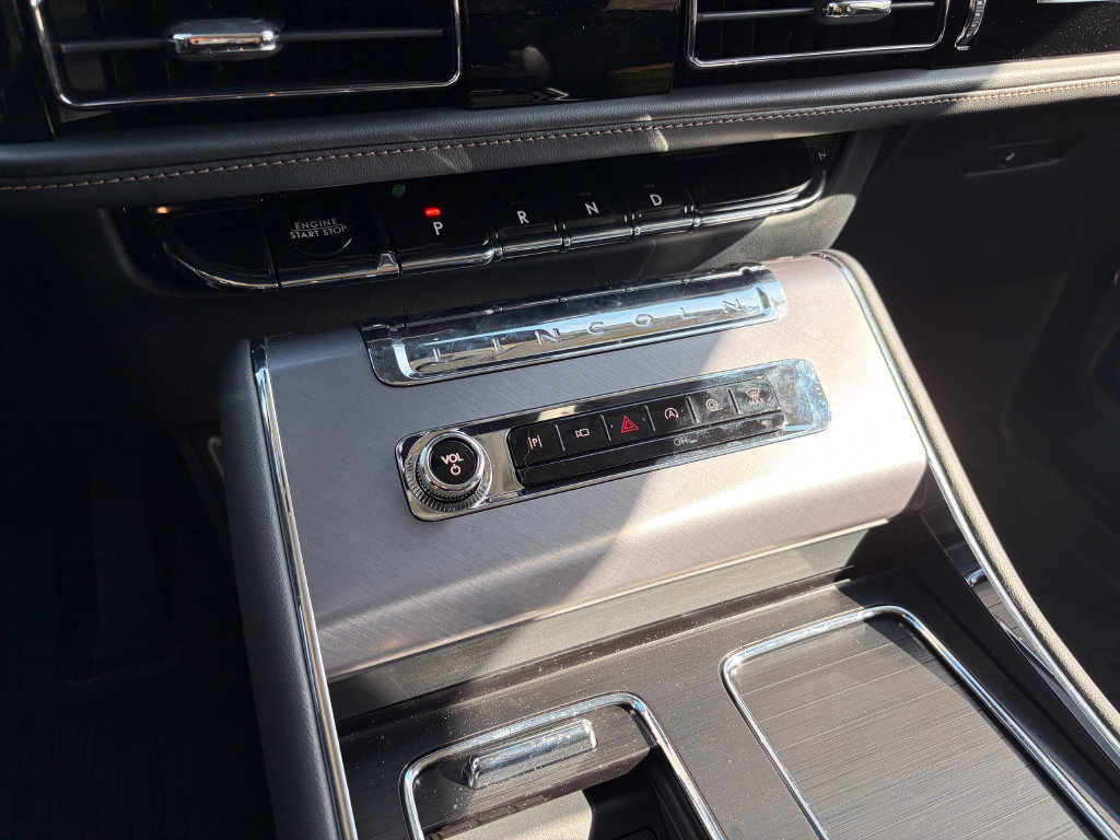 New 2027 Lincoln Aviator AWD w/ Jet Appearance Package image 38