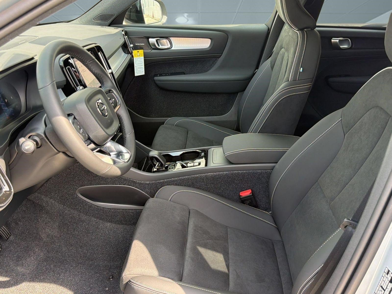 New 2026 Volvo XC40 B5 Ultra w/ Protection Package Premier AWD/4WD image 5