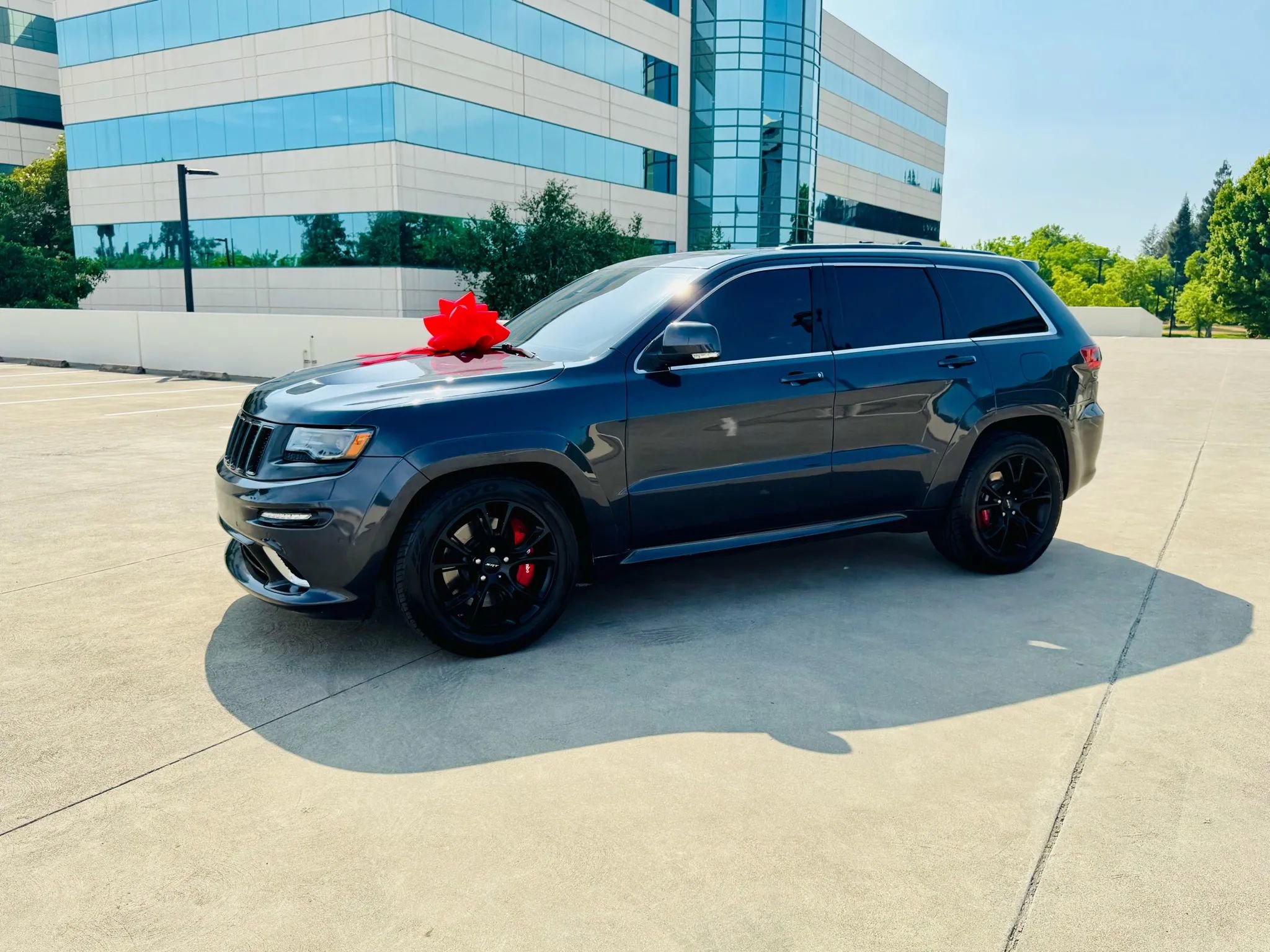 Used 2014 Jeep Grand Cherokee SRT image 16