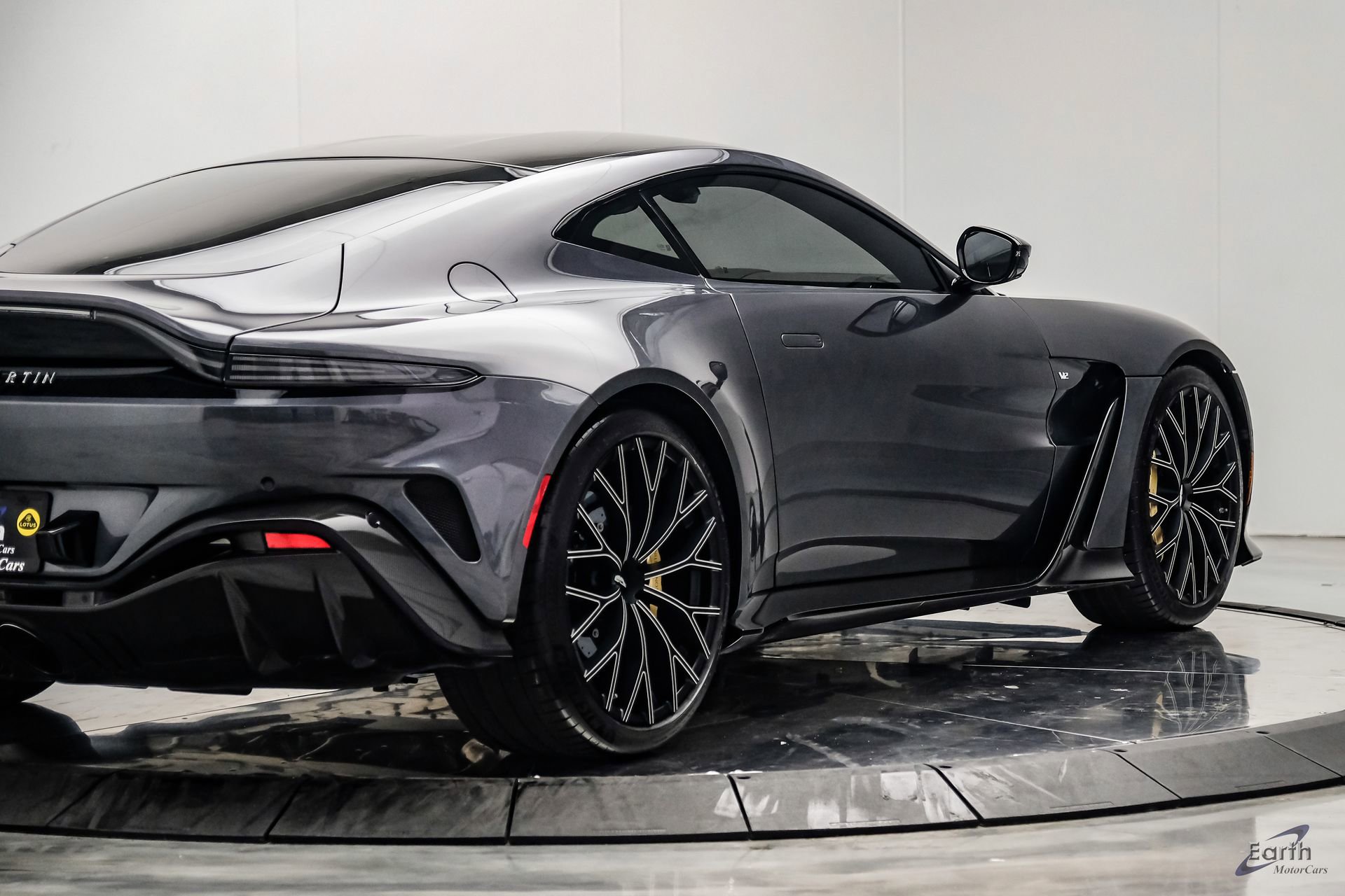 Used 2023 Aston Martin V12 Vantage RWD image 23
