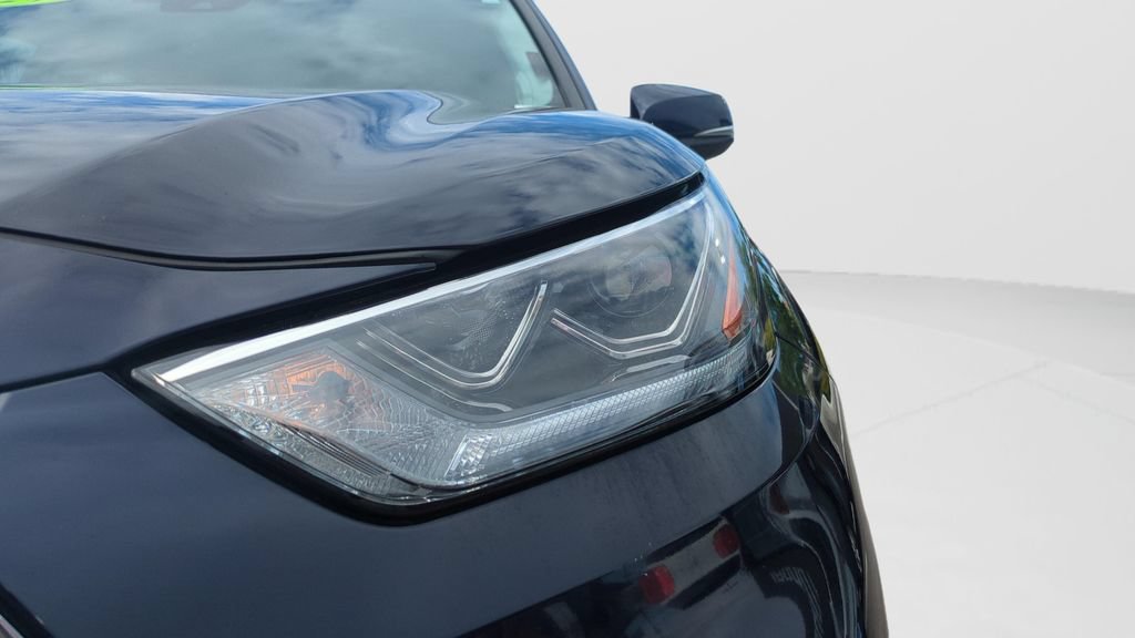 Used 2024 Toyota Highlander Limited FWD image 10