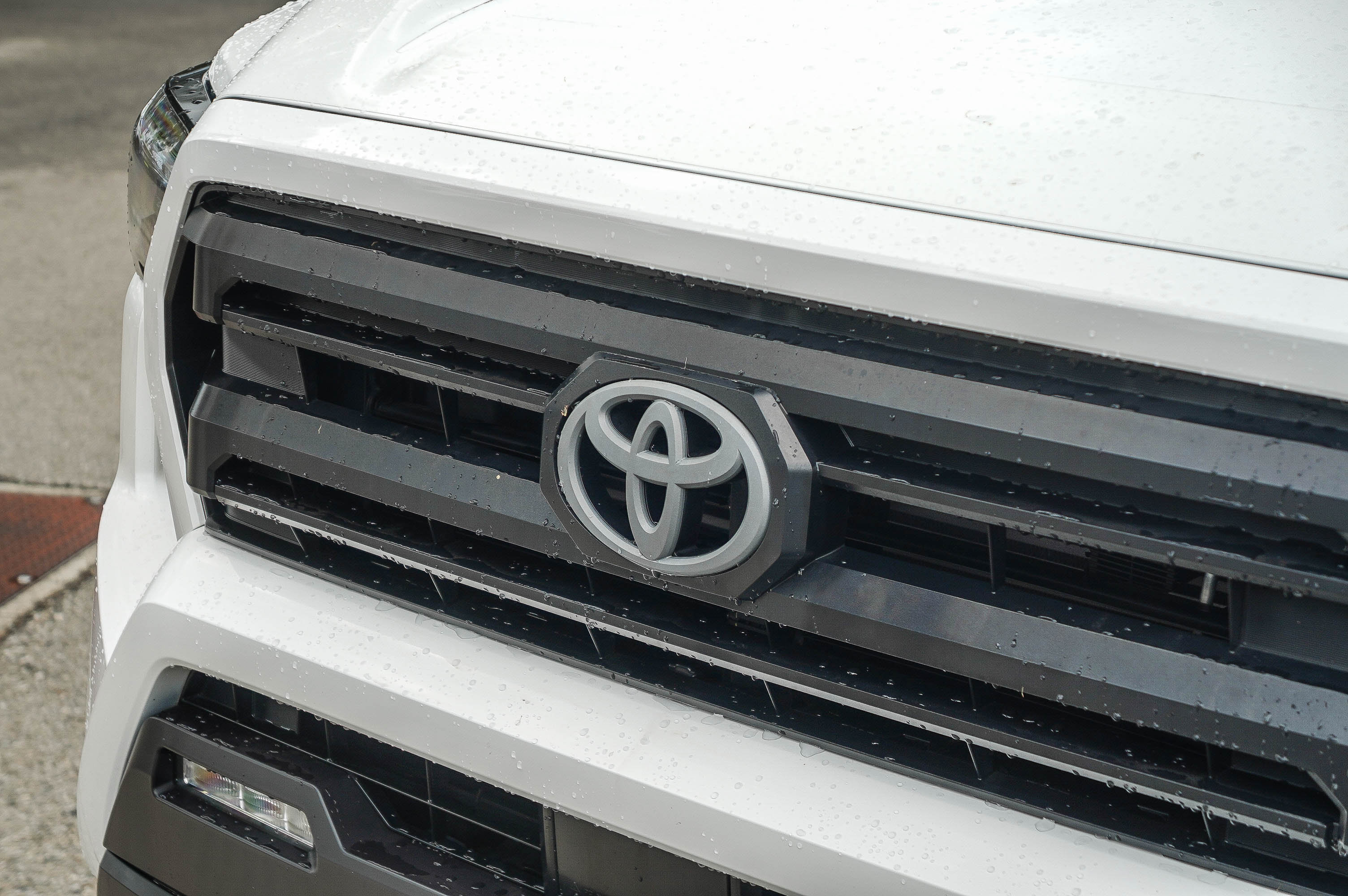 Used 2024 Toyota Tacoma SR5 AWD/4WD image 9