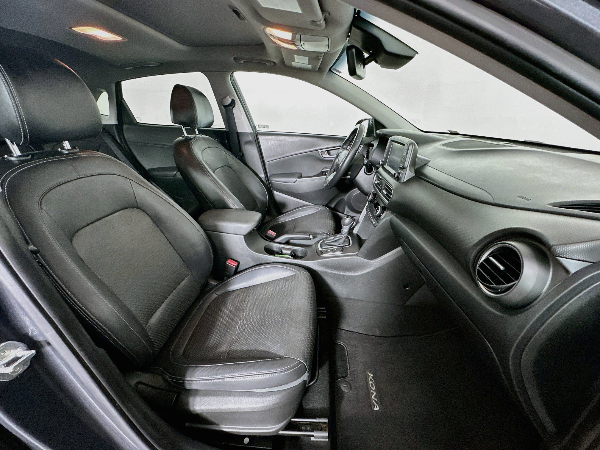 Used 2020 Hyundai Kona Limited w/ Cargo Package FWD image 30
