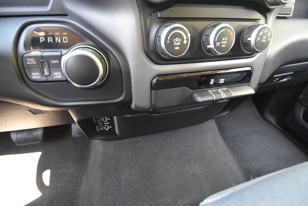 Used 2020 RAM 1500 Big Horn AWD/4WD image 40