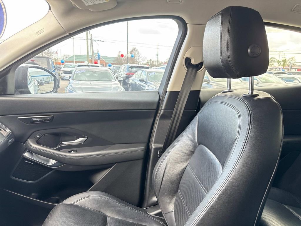 Used 2018 Jaguar E-PACE SE image 14