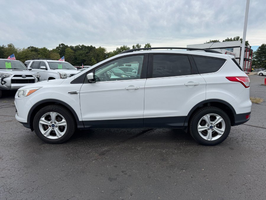 Used 2016 Ford Escape SE w/ Equipment Group 201A FWD image 2