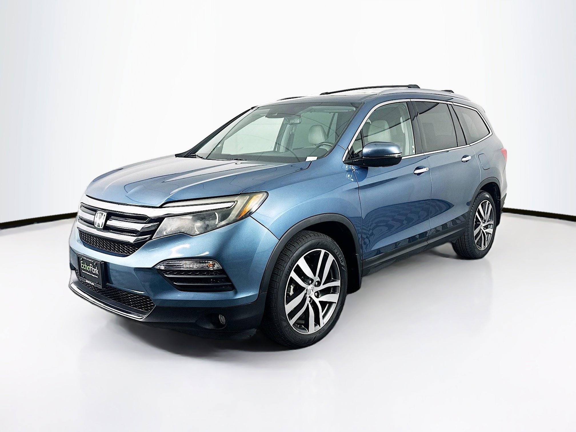 Used 2016 Honda Pilot Touring image 3