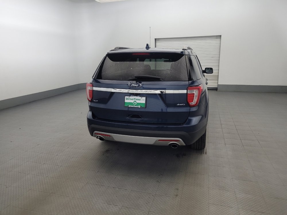 Used 2017 Ford Explorer XLT w/ Equipment Group 202A AWD/4WD image 7