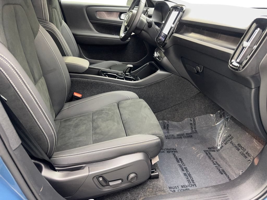 Used 2023 Volvo C40 P8 Recharge Ultimate AWD/4WD image 45
