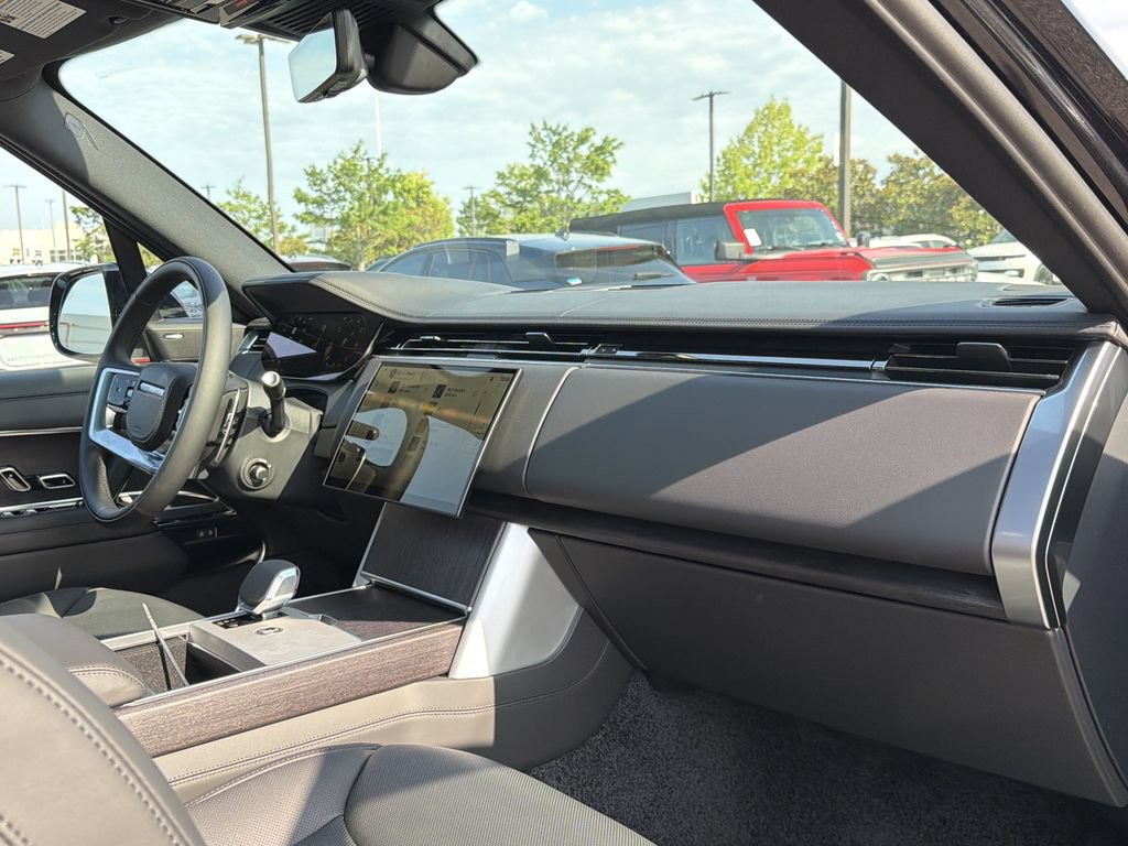New 2026 Land Rover Range Rover SE AWD/4WD image 17
