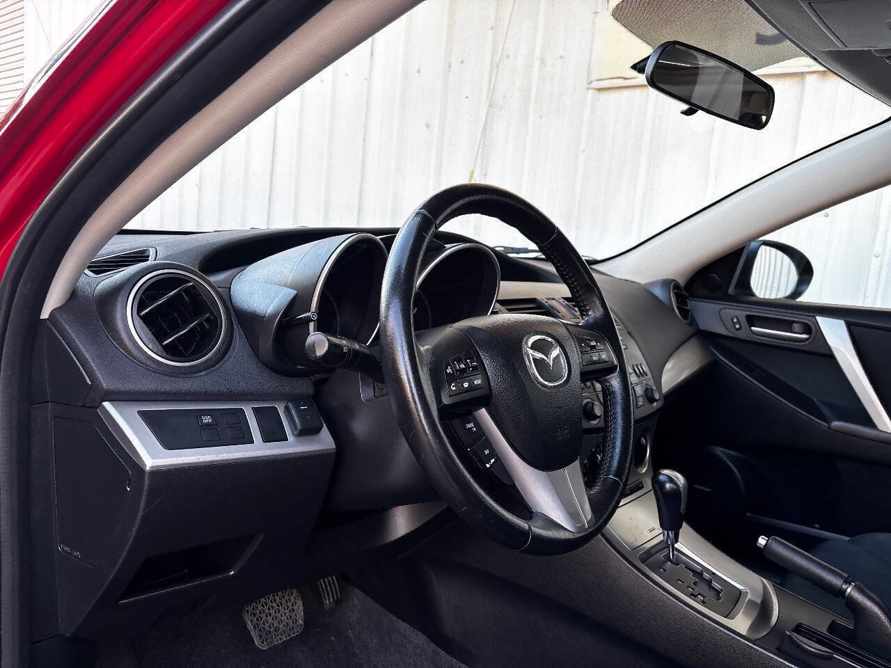 Used 2011 MAZDA MAZDA3 s Sport FWD image 4