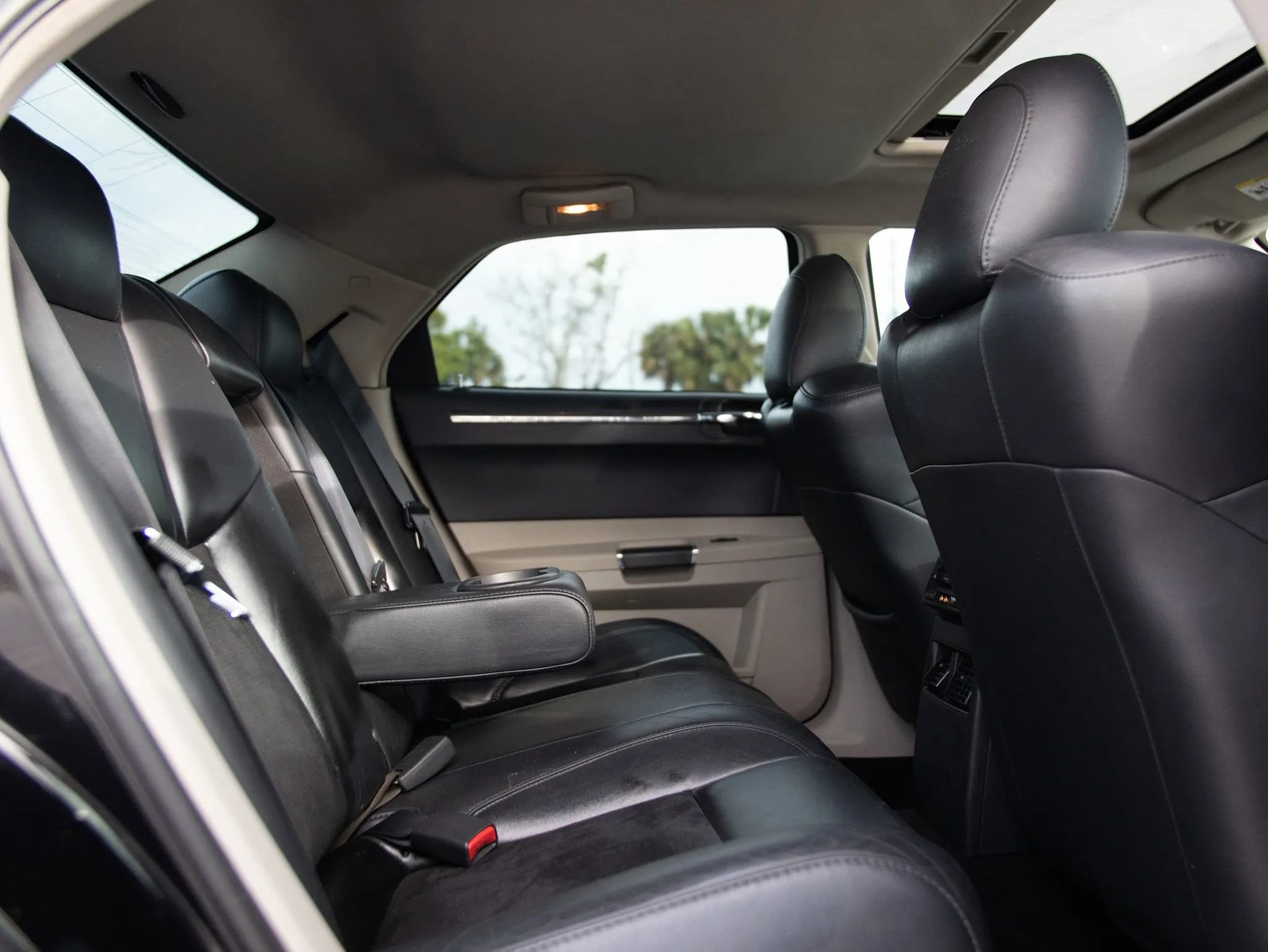 Used 2006 Chrysler 300 SRT8 w/ SRT Option Group II image 23