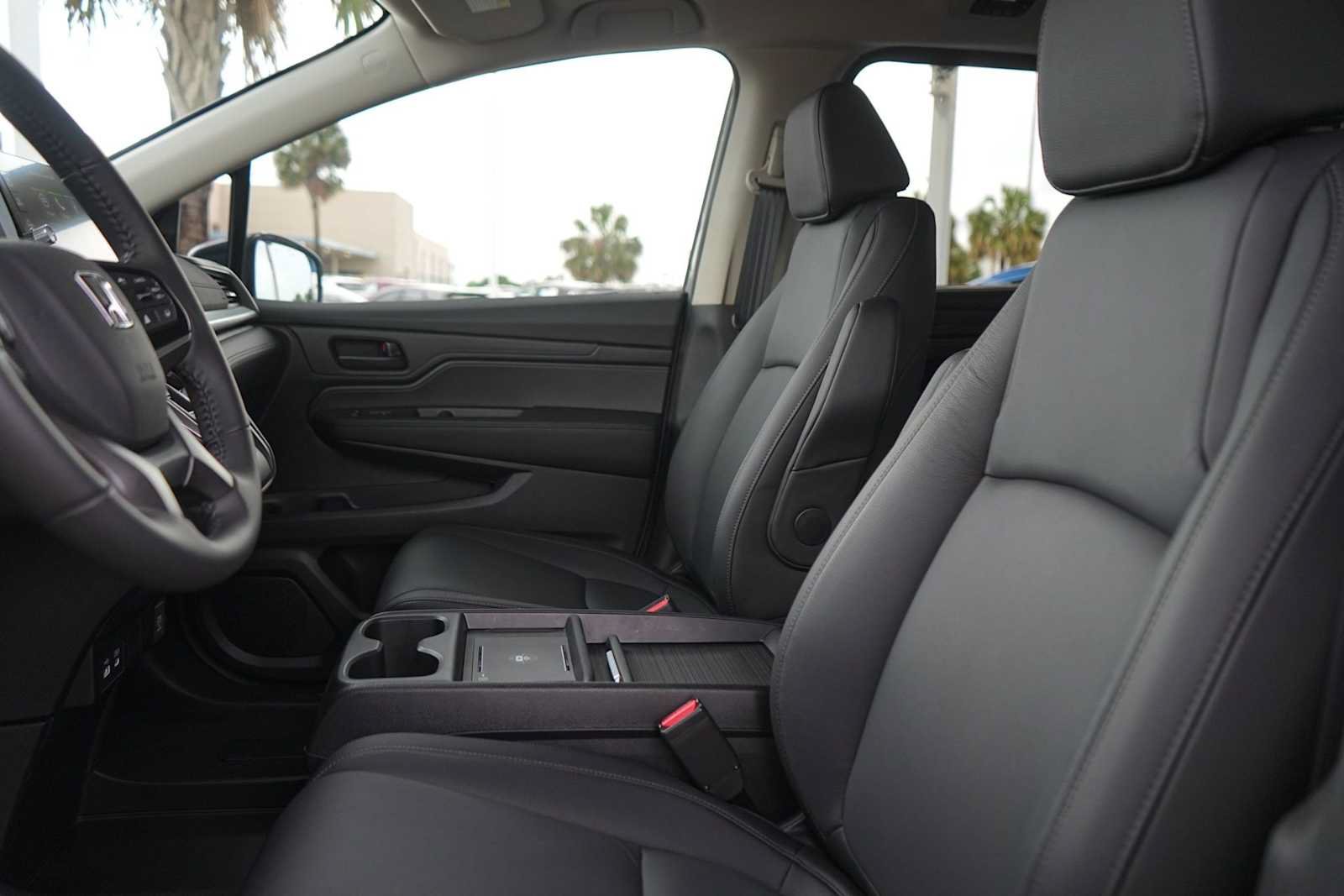 Certified 2026 Honda Odyssey EX-L image 11