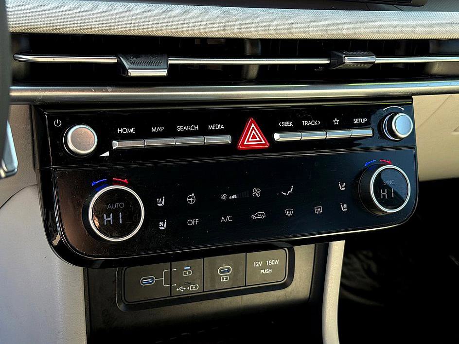 Certified 2025 Hyundai Tucson Limited image 14