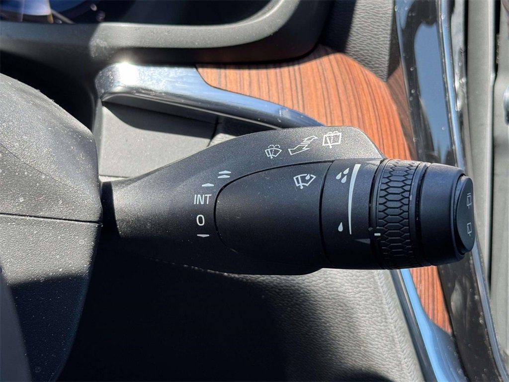 Certified 2024 Volvo V60 B5 Cross Country Plus image 21