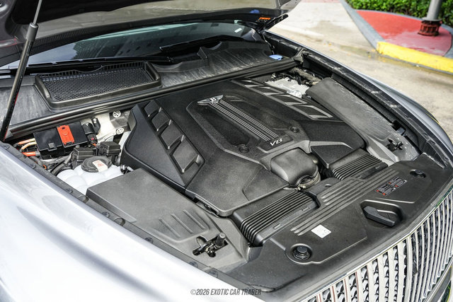 Used 2024 Bentley Bentayga Extended Wheelbase AWD/4WD image 18