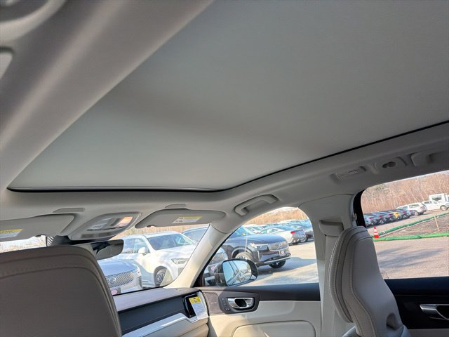 New 2026 Volvo XC60 T8 Ultra w/ Protection Package Premier AWD/4WD image 11