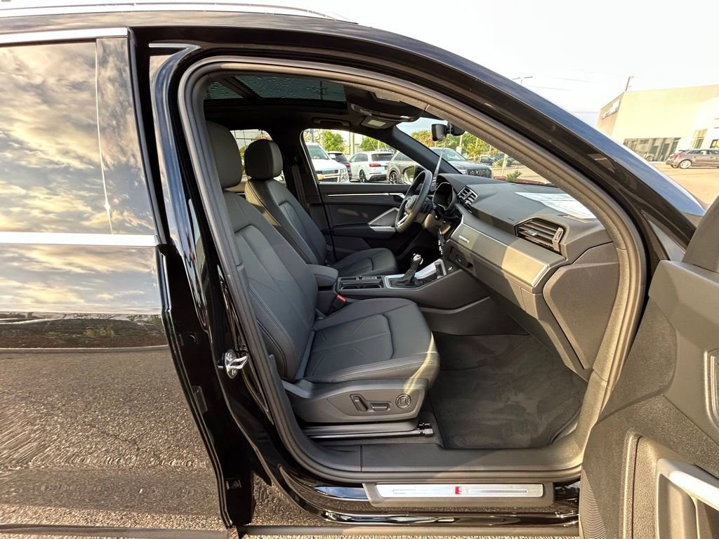 New 2025 Audi Q3 2.0T Premium w/ Convenience Package AWD/4WD image 47