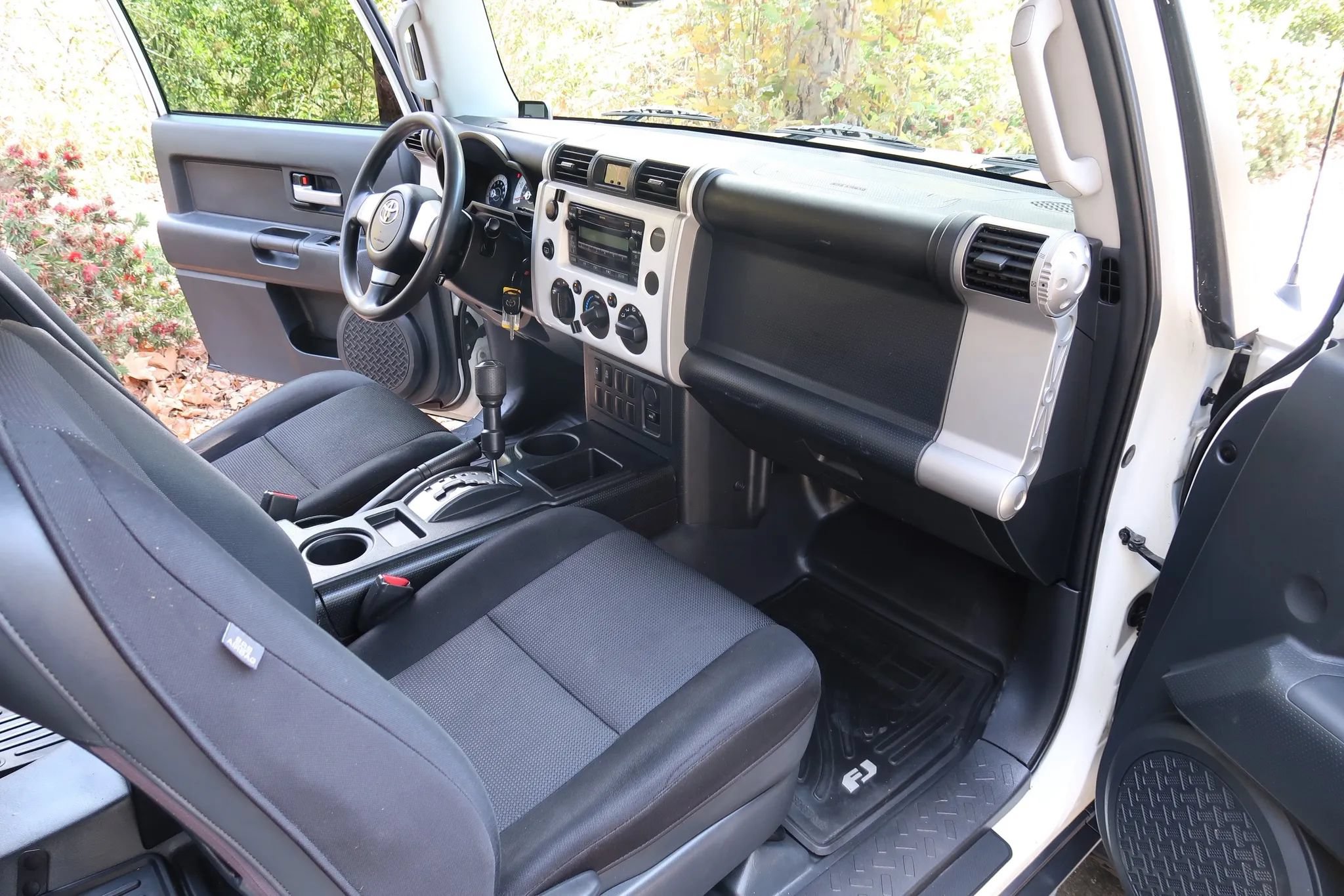 Used 2009 Toyota FJ Cruiser 2WD w/ TRD Sport Pkg image 30