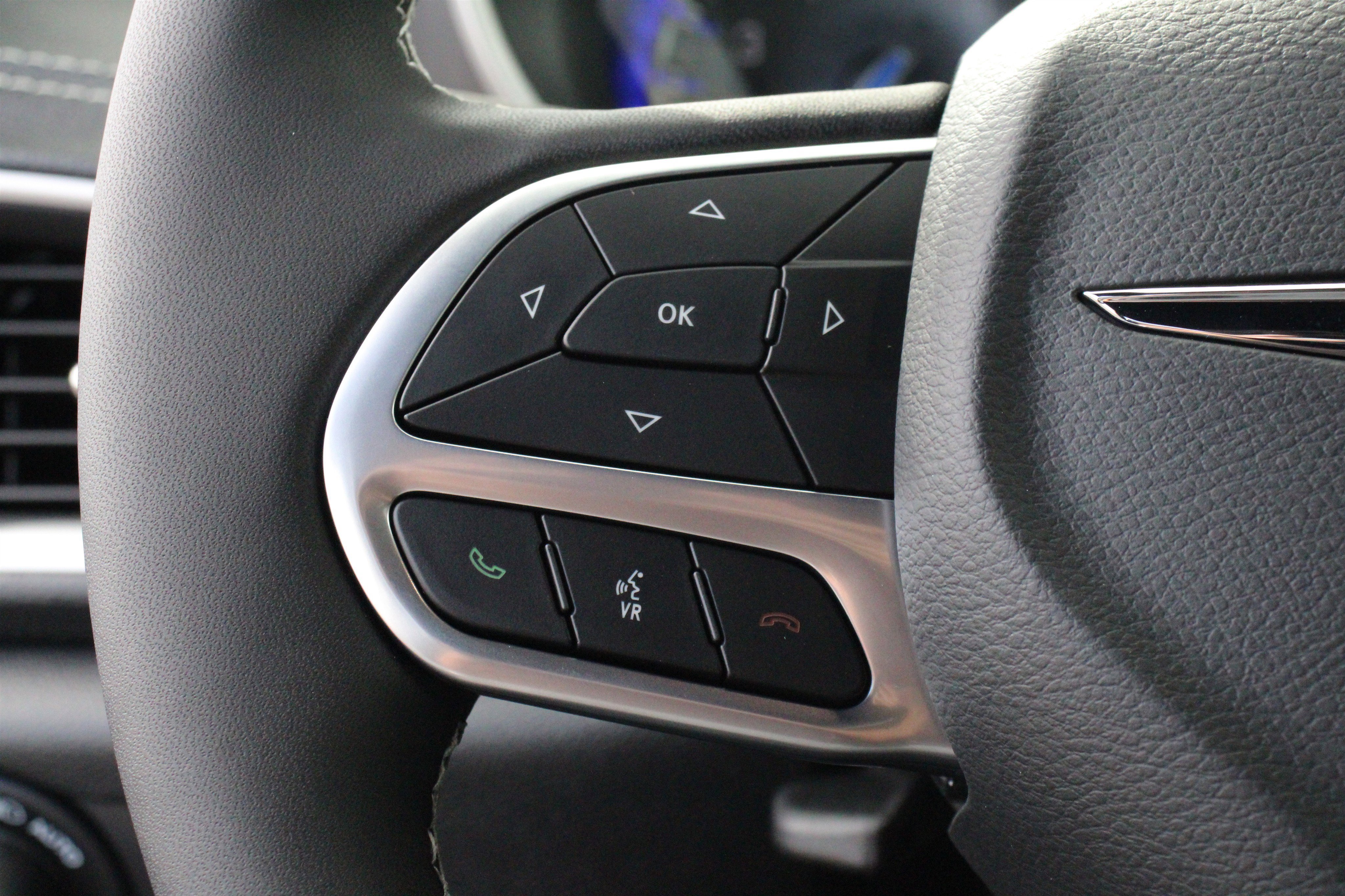 New 2026 Chrysler Pacifica Select FWD image 9